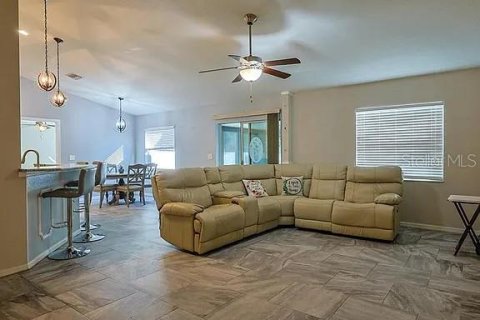 Villa ou maison à louer à Ocala, Floride: 3 chambres, 148.83 m2 № 2100241 - photo 4