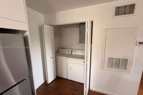 Copropriété à louer à Sunrise, Floride: 1 chambre, 55.28 m2 № 1990691 - photo 9