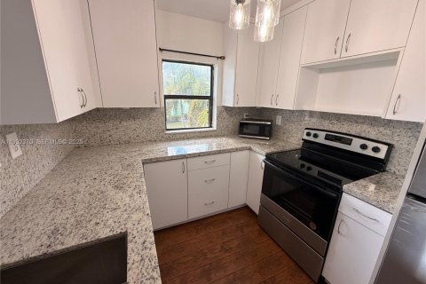 Copropriété à louer à Sunrise, Floride: 1 chambre, 55.28 m2 № 1990691 - photo 2