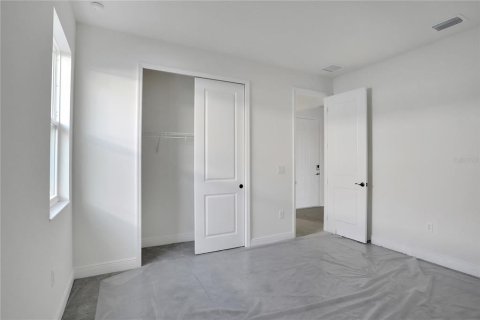 House in ANGELINE in Land O' Lakes, Florida 4 bedrooms, 287.9 sq.m. № 1584218 - photo 12