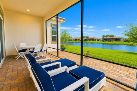 Villa ou maison à vendre à Port St. Lucie, Floride: 3 chambres, 206.43 m2 № 2191150 - photo 2