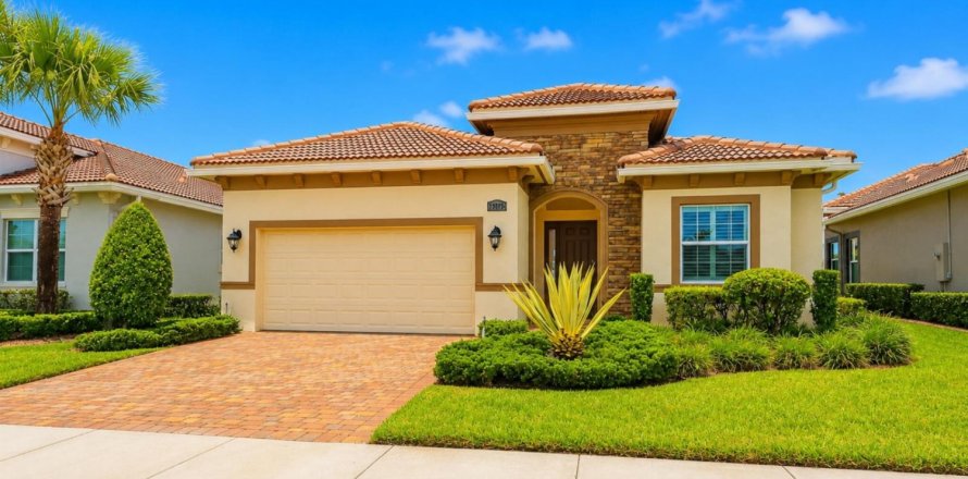 Villa ou maison à Port St. Lucie, Floride 3 chambres, 206.43 m2 № 2191150
