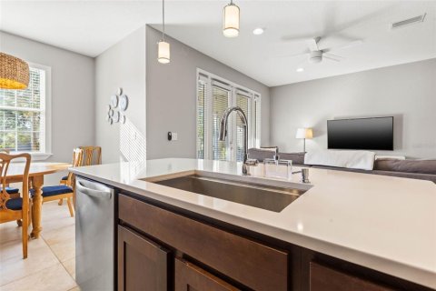 Townhouse in Saint Petersburg, Florida 3 bedrooms, 175.12 sq.m. № 1824404 - photo 11