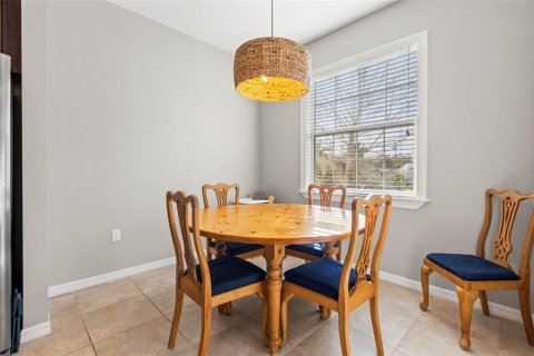 Townhouse in Saint Petersburg, Florida 3 bedrooms, 175.12 sq.m. № 1824404 - photo 13