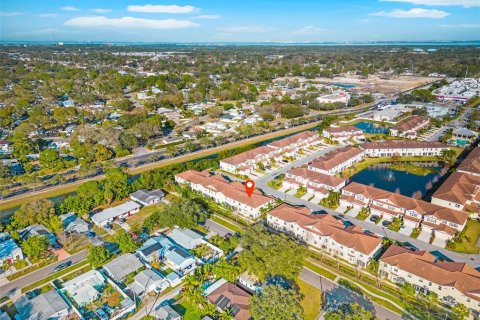 Townhouse in Saint Petersburg, Florida 3 bedrooms, 175.12 sq.m. № 1824404 - photo 27