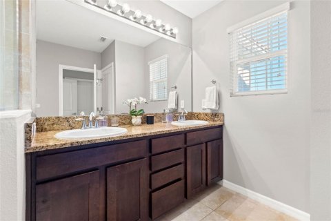 Townhouse in Saint Petersburg, Florida 3 bedrooms, 175.12 sq.m. № 1824404 - photo 16