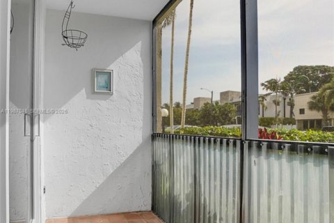 Снять в аренду кондоминиум в Форт-Лодердейл, Флорида 2 спальни, 86.21м2, № 2049606 - фото 11