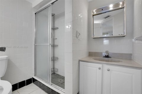 Снять в аренду кондоминиум в Форт-Лодердейл, Флорида 2 спальни, 86.21м2, № 2049606 - фото 10