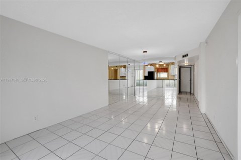 Снять в аренду кондоминиум в Форт-Лодердейл, Флорида 2 спальни, 86.21м2, № 2049606 - фото 4