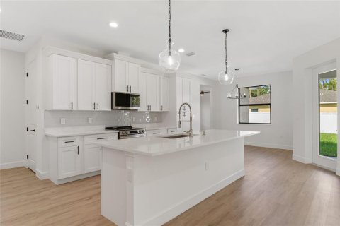 Casa en venta en North Port, Florida, 3 dormitorios, 179.49 m2 № 1870120 - foto 3