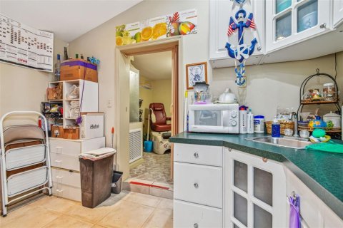 Commercial property in Holiday, Florida 89.19 sq.m. № 1523382 - photo 16