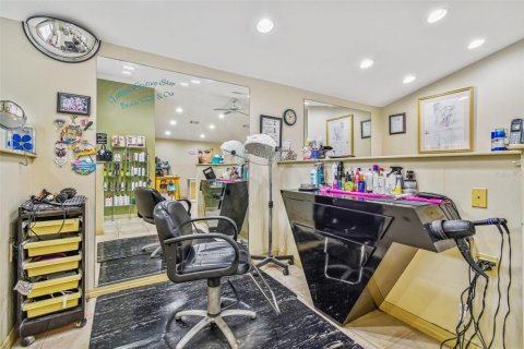 Commercial property in Holiday, Florida 89.19 sq.m. № 1523382 - photo 18