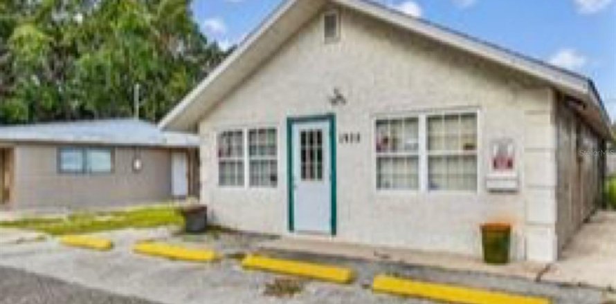 Commercial property in Holiday, Florida 89.19 sq.m. № 1523382