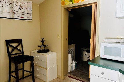 Commercial property in Holiday, Florida 89.19 sq.m. № 1523382 - photo 8