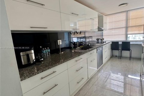 Copropriété à vendre à Aventura, Floride: 2 chambres, 145.39 m2 № 1979774 - photo 2