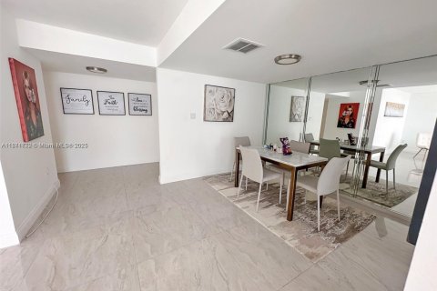 Copropriété à vendre à Aventura, Floride: 2 chambres, 145.39 m2 № 1979774 - photo 6