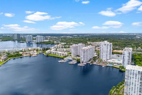 Copropriété à vendre à Aventura, Floride: 2 chambres, 145.39 m2 № 1979774 - photo 17