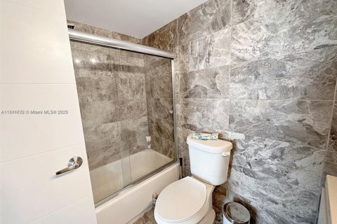 Copropriété à vendre à Aventura, Floride: 2 chambres, 145.39 m2 № 1979774 - photo 10