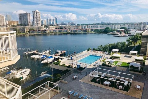 Copropriété à vendre à Aventura, Floride: 2 chambres, 145.39 m2 № 1979774 - photo 11