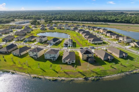 Casa en venta en Fort Pierce, Florida, 4 dormitorios, 179.67 m2 № 1182369 - foto 1