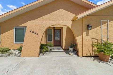 House in Crystal River, Florida 3 bedrooms, 224.17 sq.m. № 1854675 - photo 3