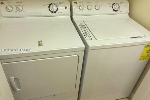 Adosado en venta en Homestead, Florida, 3 dormitorios, 140.47 m2 № 1998170 - foto 6