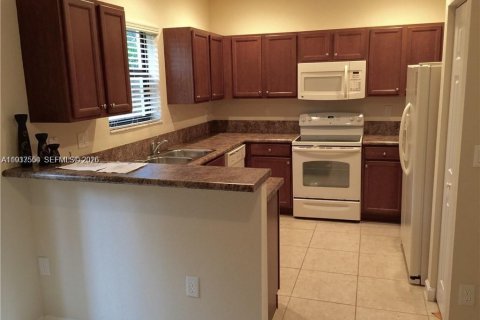 Adosado en venta en Homestead, Florida, 3 dormitorios, 140.47 m2 № 1998170 - foto 12