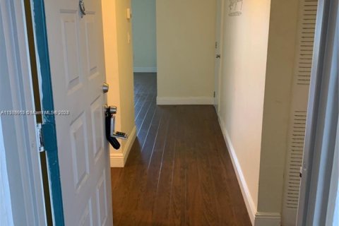 Condo in Plantation, Florida, 1 bedroom  № 1729197 - photo 7
