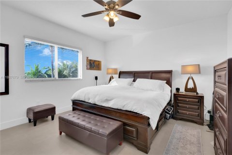 House in Miami, Florida 4 bedrooms, 221.85 sq.m. № 1987929 - photo 21