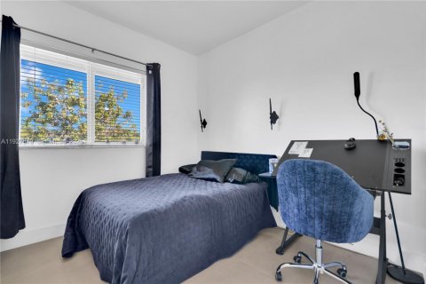 House in Miami, Florida 4 bedrooms, 221.85 sq.m. № 1987929 - photo 23