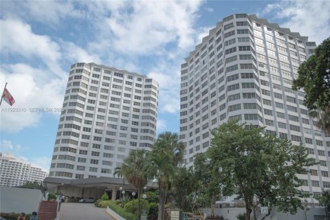 Copropriété à louer à Miami, Floride: 2 chambres, 91.97 m2 № 2037988 - photo 7