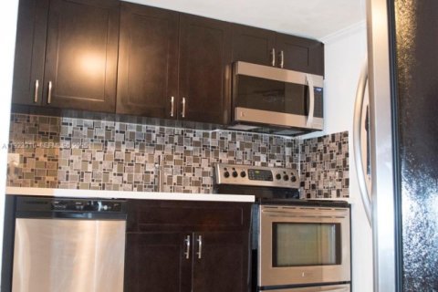 Condo à Miami, Floride, 2 chambres  № 2037988