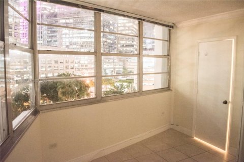 Copropriété à louer à Miami, Floride: 2 chambres, 91.97 m2 № 2037988 - photo 5