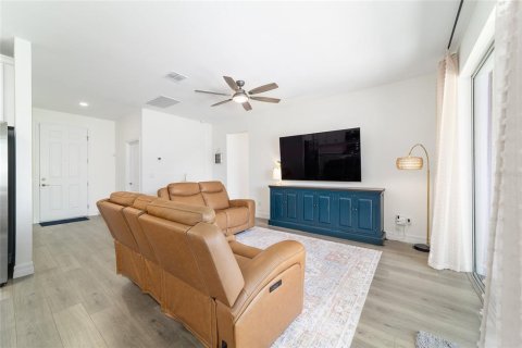 House in Ocala, Florida 4 bedrooms, 166.95 sq.m. № 2142487 - photo 10