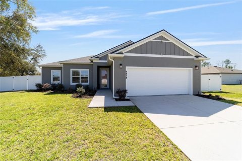 House in Ocala, Florida 4 bedrooms, 166.95 sq.m. № 2142487