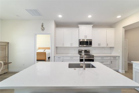 House in Ocala, Florida 4 bedrooms, 166.95 sq.m. № 2142487 - photo 13