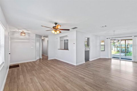House in Palm Coast, Florida 3 bedrooms, 135.92 sq.m. № 1847513 - photo 3