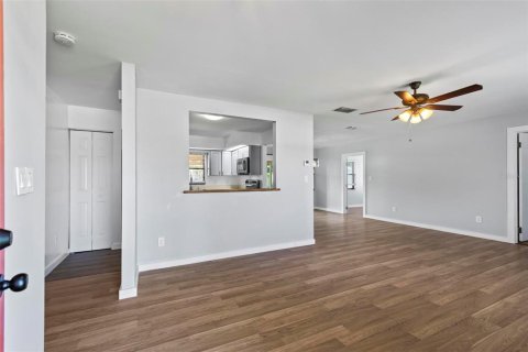 House in Palm Coast, Florida 3 bedrooms, 135.92 sq.m. № 1847513 - photo 7