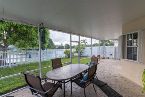Casa en venta en Weston, Florida, 5 dormitorios, 229.1 m2 № 1889556 - foto 28