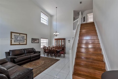 Casa en venta en Weston, Florida, 5 dormitorios, 229.1 m2 № 1889556 - foto 4