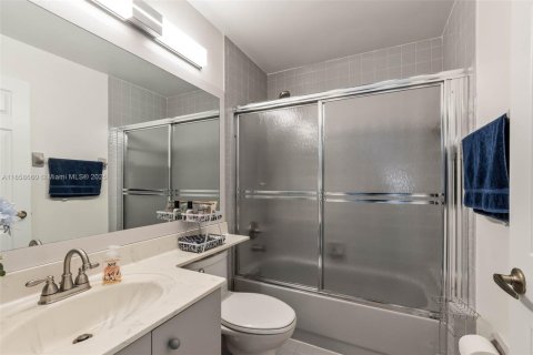 Casa en venta en Weston, Florida, 5 dormitorios, 229.1 m2 № 1889556 - foto 15