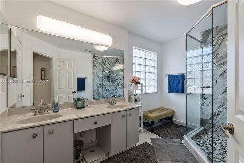 Casa en venta en Weston, Florida, 5 dormitorios, 229.1 m2 № 1889556 - foto 22