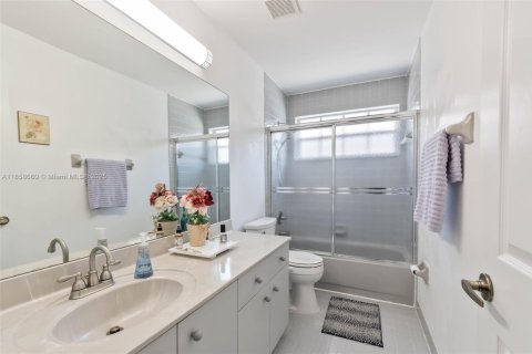 Casa en venta en Weston, Florida, 5 dormitorios, 229.1 m2 № 1889556 - foto 26