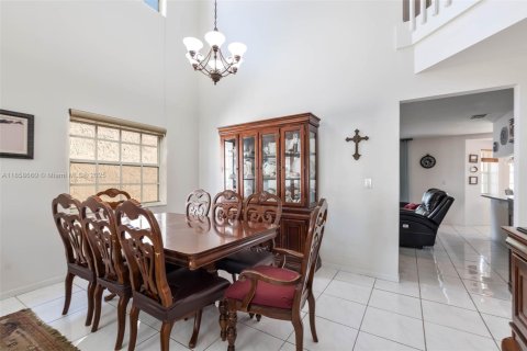Casa en venta en Weston, Florida, 5 dormitorios, 229.1 m2 № 1889556 - foto 7
