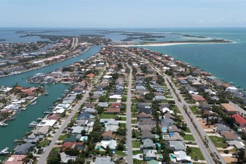 Land in Saint Petersburg, Florida № 1765512 - photo 1