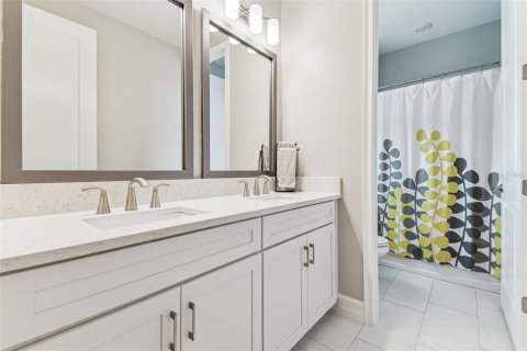 Casa en venta en Wesley Chapel, Florida, 5 dormitorios, 391.86 m2 № 1677121 - foto 29