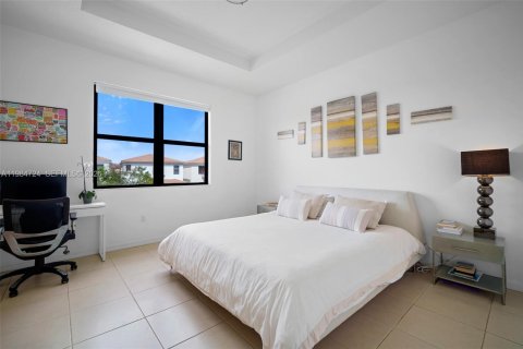 Villa ou maison à vendre à Miami, Floride: 3 chambres, 197.32 m2 № 2047231 - photo 22