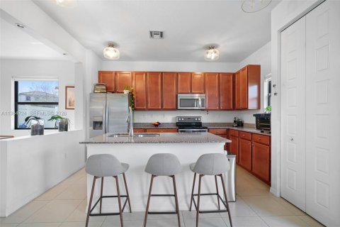 Villa ou maison à vendre à Miami, Floride: 3 chambres, 197.32 m2 № 2047231 - photo 16