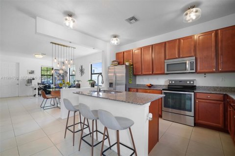 Villa ou maison à vendre à Miami, Floride: 3 chambres, 197.32 m2 № 2047231 - photo 17