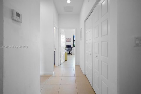 Villa ou maison à vendre à Miami, Floride: 3 chambres, 197.32 m2 № 2047231 - photo 21